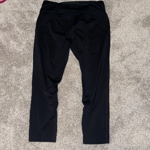 Nike Medium Dri Fit Crop - Picture 3 of 4